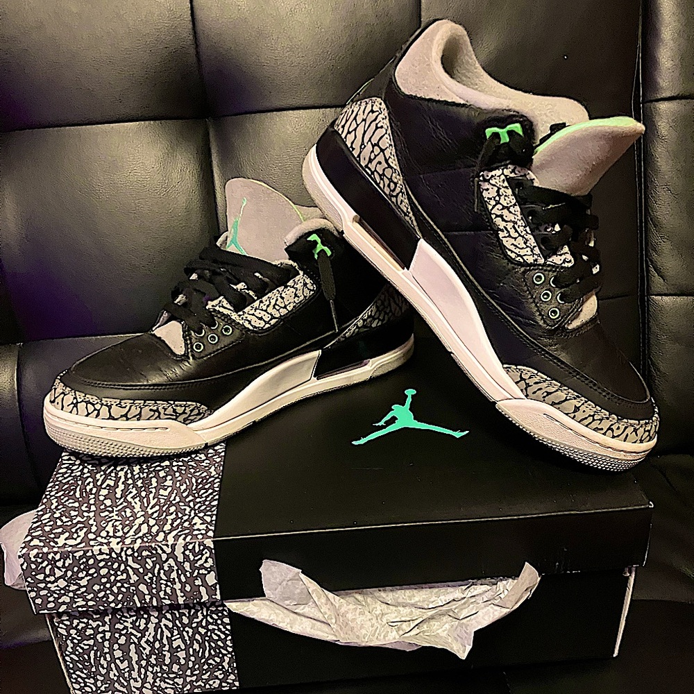Air Jordan 3 Retro
Worn 5 Times
Mint condition